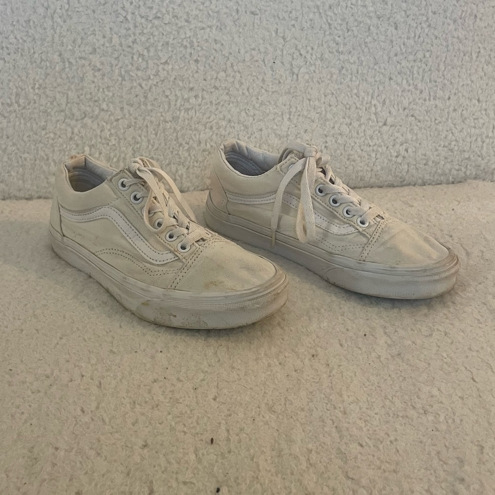 White Low Top Vans